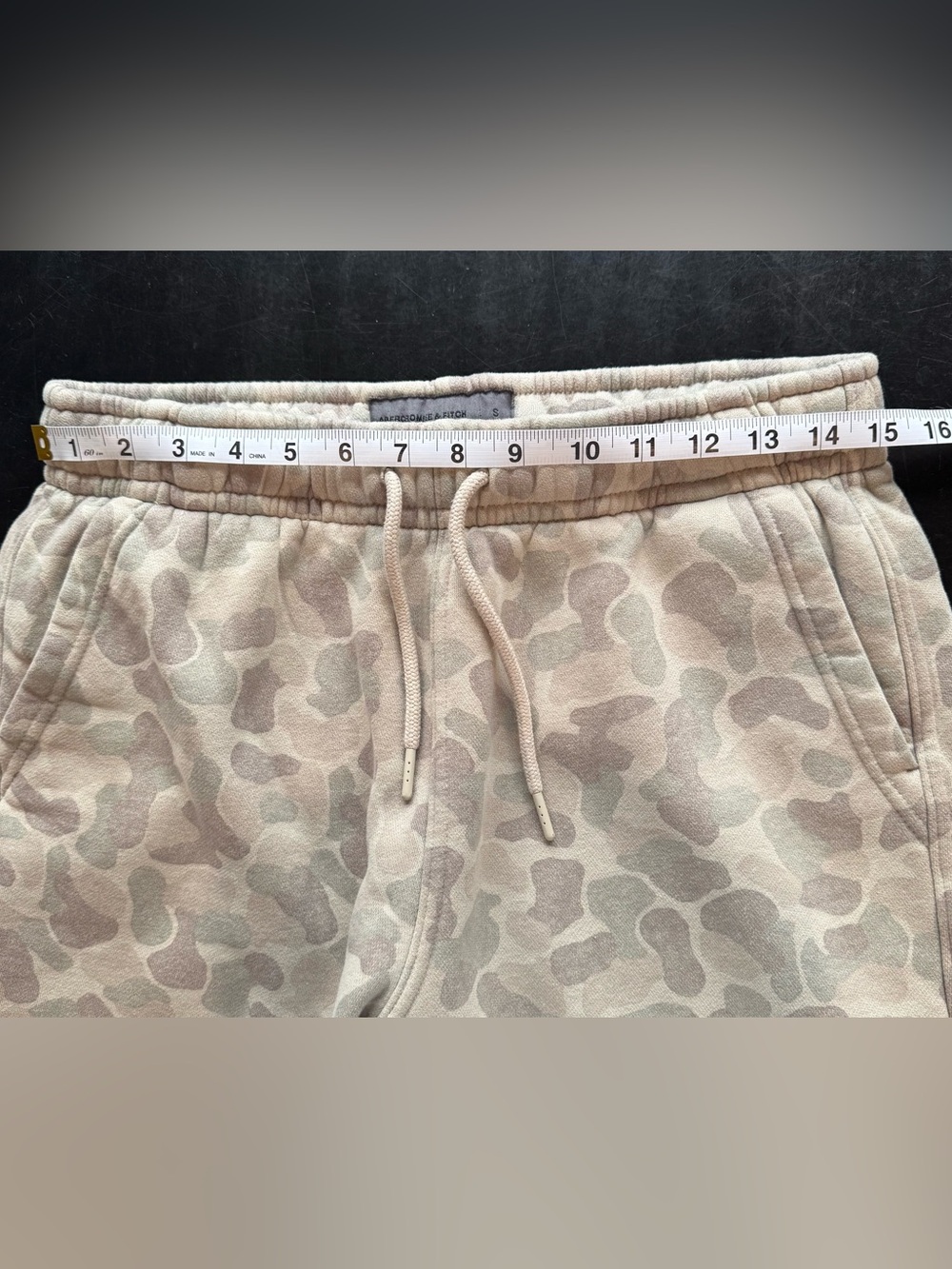 Abercrombie & Fitch Soft & Essential Camo Fleece Sweat Shorts - Picture 6 of 8